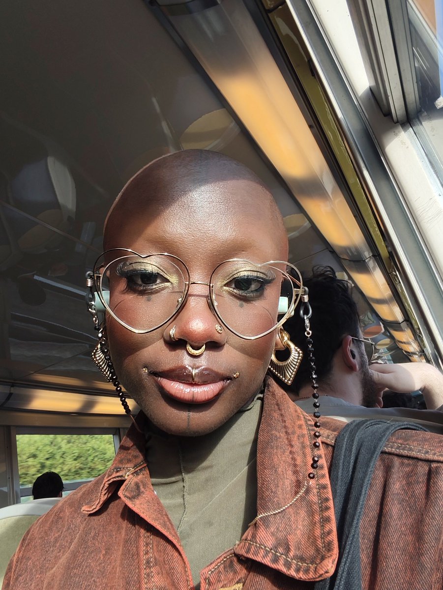 🌿黑🌿 tweet media