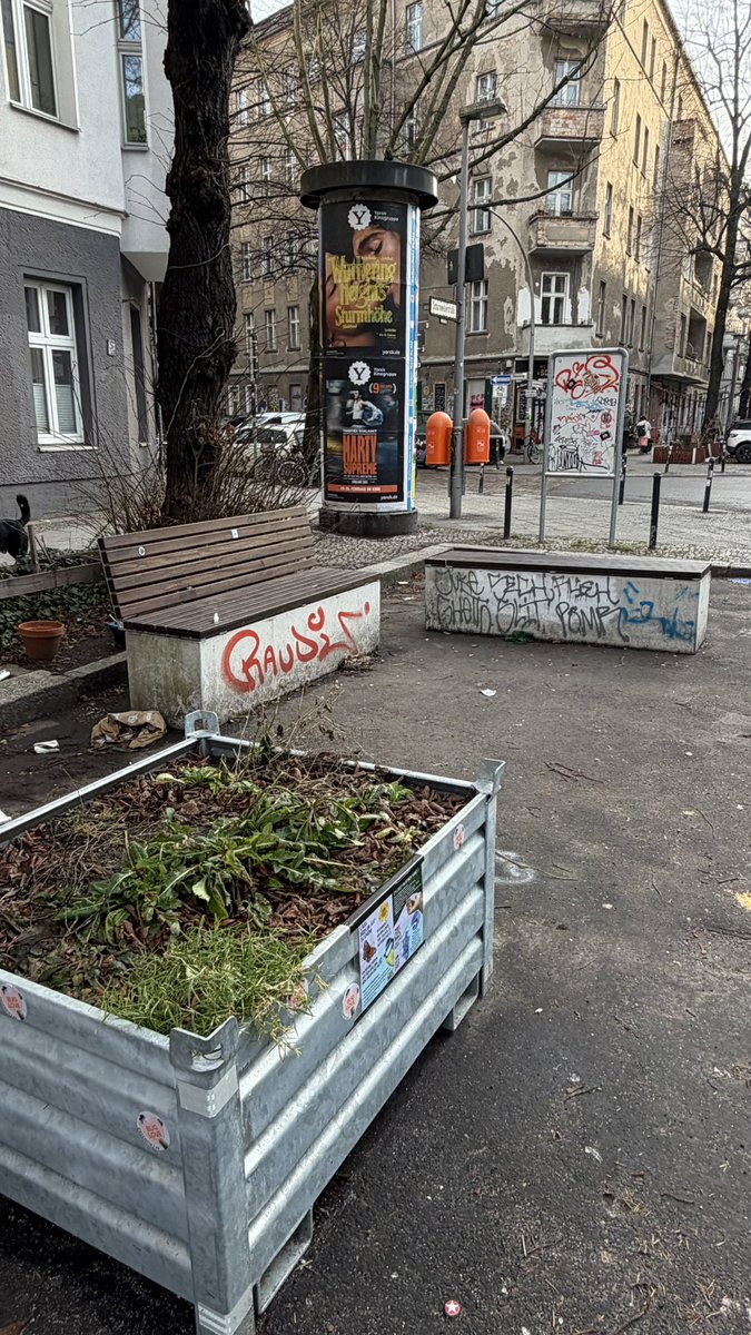 Chris Weller tweet media