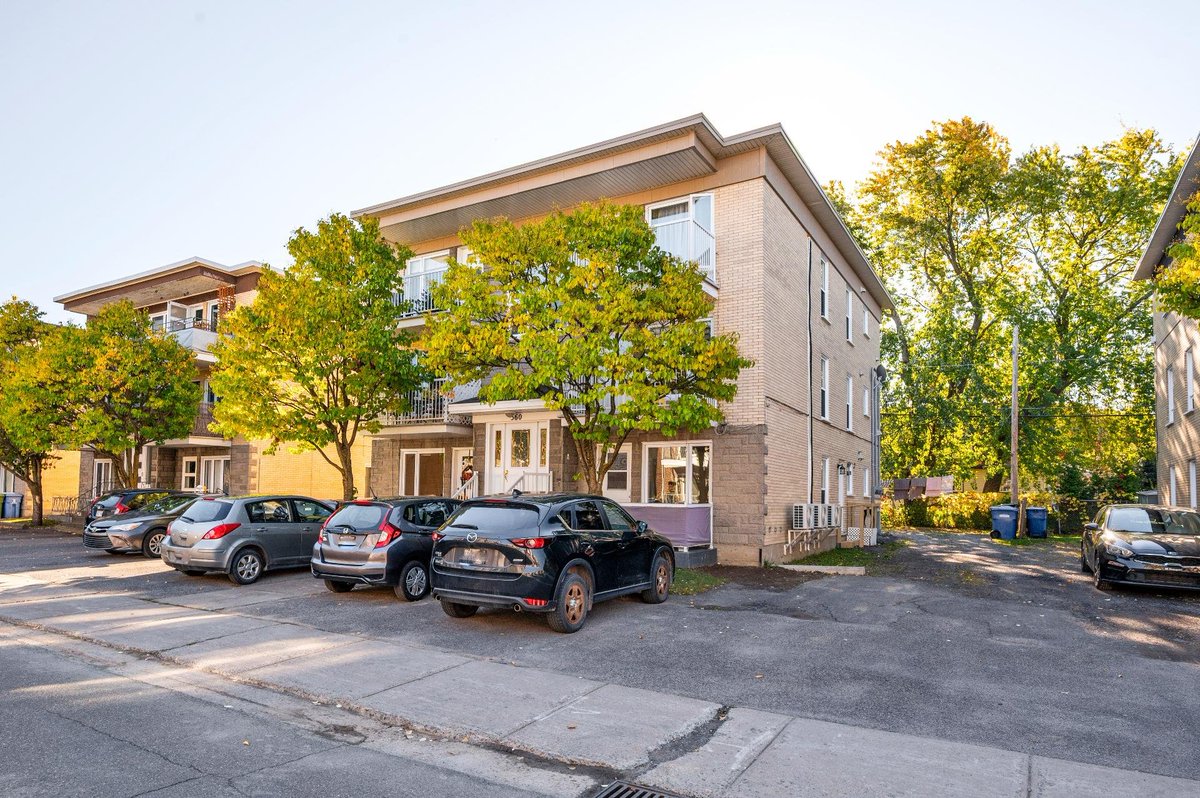 stephanebruyere's tweet image. No0099 Limoilou. Prix demandé initial 1,1$M. Vendu 972,500$.  #immobilier
