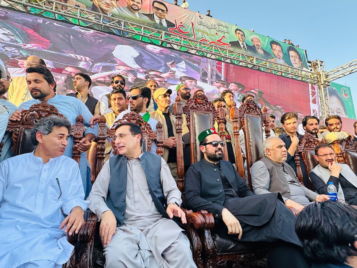 دل مرده دل نہیں ہے، اسے زندہ کر دوبارہ کہ یہی ہے اُمتوں کے عرضِ گہن کا چارہ
<a href="/TeamiPians/">Team Insafians 𝗣𝗼𝘄𝗲𝗿</a>
#اڈیالہ_کی_چابی_صرف_مزاحمت