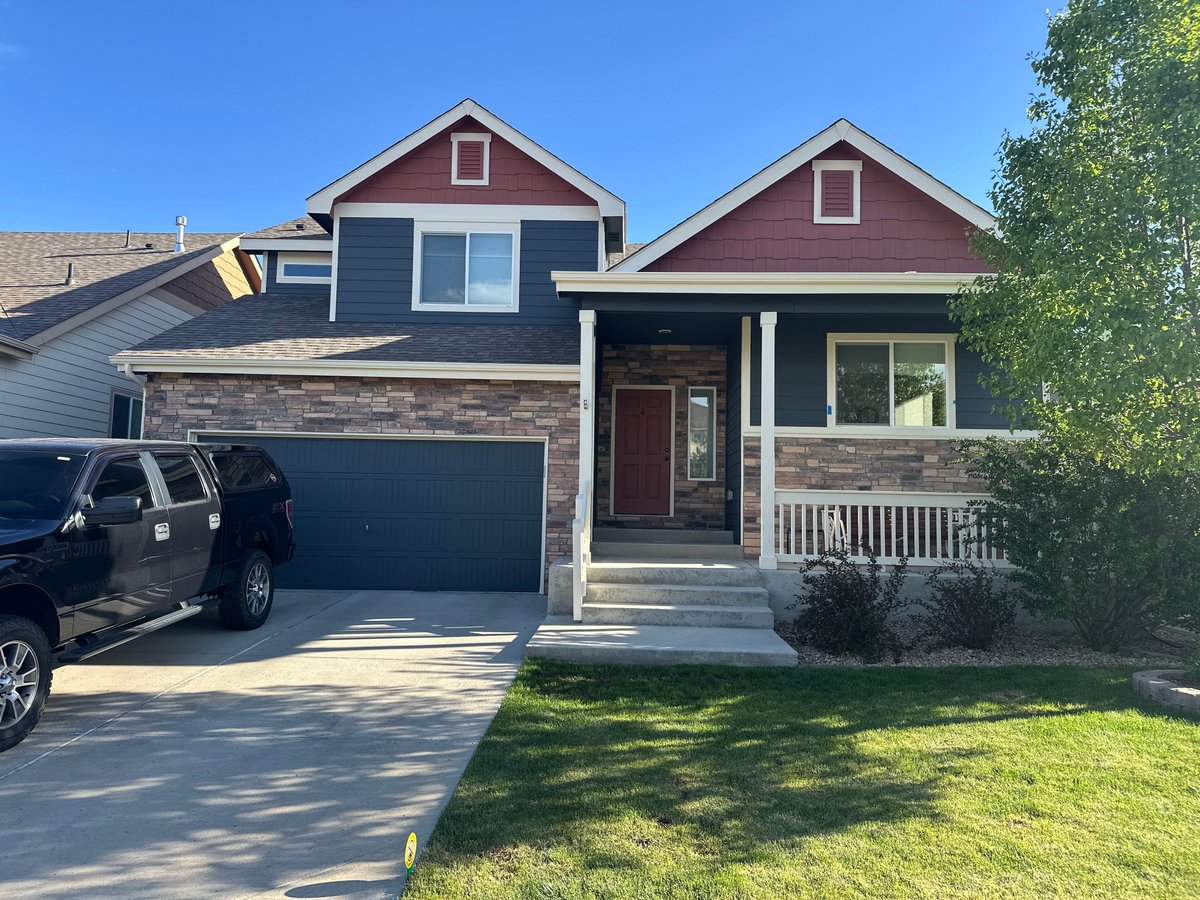paintingnoco's tweet image. April 2026 work spotlight! This Loveland craftsman went from tan to sage green — full exterior repaint by Painting NoCo. Cabinets, exteriors &amp;amp; more this spring!

Free estimate: paintingnoco.com

#PaintingNoCo #LovelandCO #BeforeAndAfter #ColoradoPainting