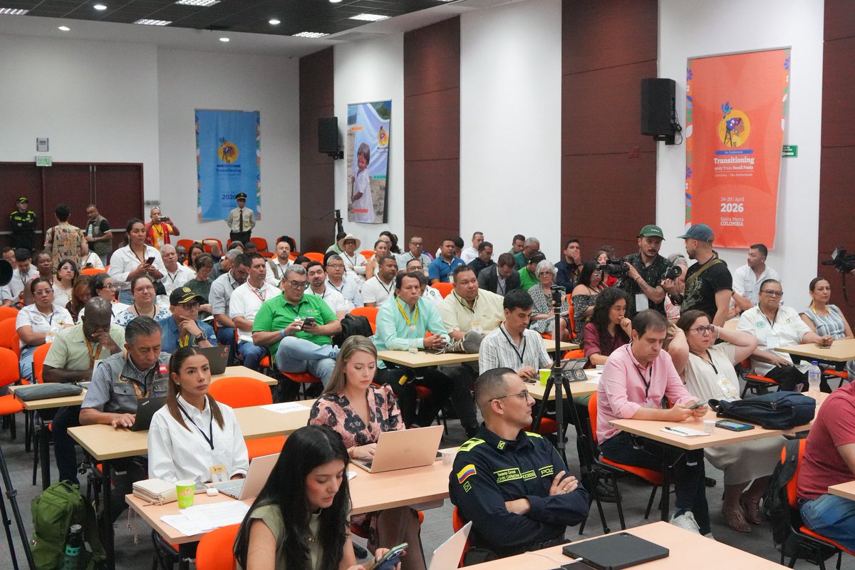 MinjusticiaCo's tweet image. 🌱📍 🌍 Transición energética con enfoque de justicia.

#AEstaHora | En el marco de la I ‘Conferencia para la transición  #MásAlláDeLosCombustiblesFósiles’, el ministro de Justicia, Jorge Iván Cuervo (@cuervoji), participa en el evento ‘Justicia ambiental y cierre de brechas’.