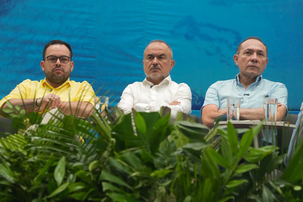 MinjusticiaCo's tweet image. 🌱📍 🌍 Transición energética con enfoque de justicia.

#AEstaHora | En el marco de la I ‘Conferencia para la transición  #MásAlláDeLosCombustiblesFósiles’, el ministro de Justicia, Jorge Iván Cuervo (@cuervoji), participa en el evento ‘Justicia ambiental y cierre de brechas’.