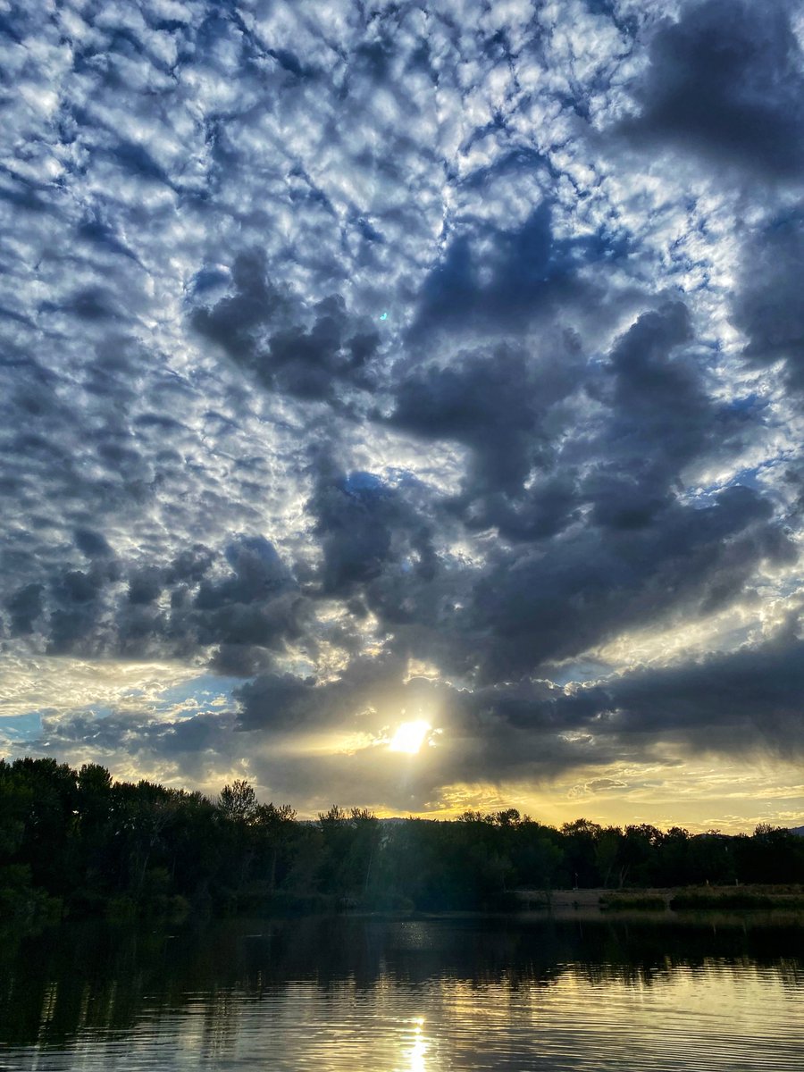 8ntmuch's tweet image. It’s another “Moody Monday”!  

Let’s see those moody skies!!  ☁️