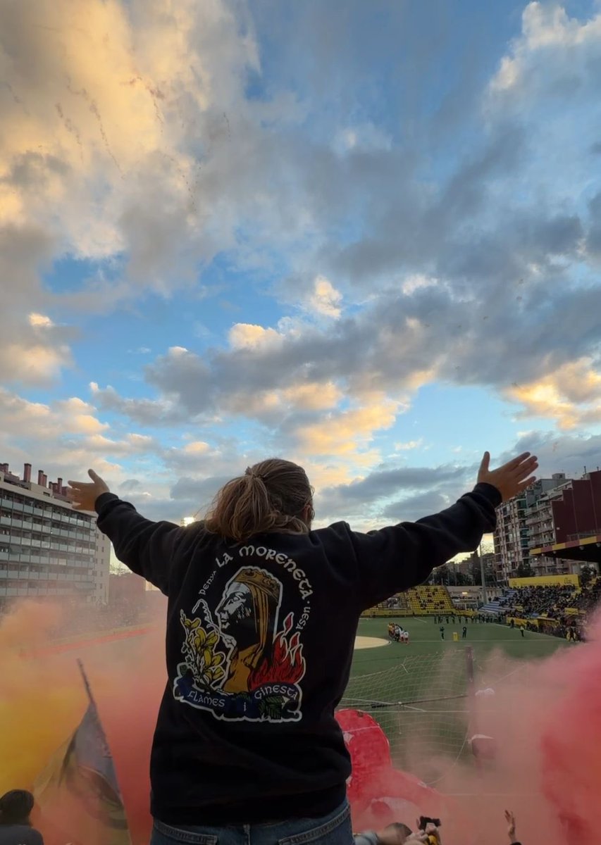 Avui, dia de la Mare de Déu de Montserrat, patrona de Catalunya i emblema de la nostra terra, la nostra Moreneta ens beneeix amb una gran notícia: el Sant Andreu es queda a casa, al Narcís Sala… i amb gespa natural! 🙏💛❤️

LA UESA? AL NARCÍS SALA!