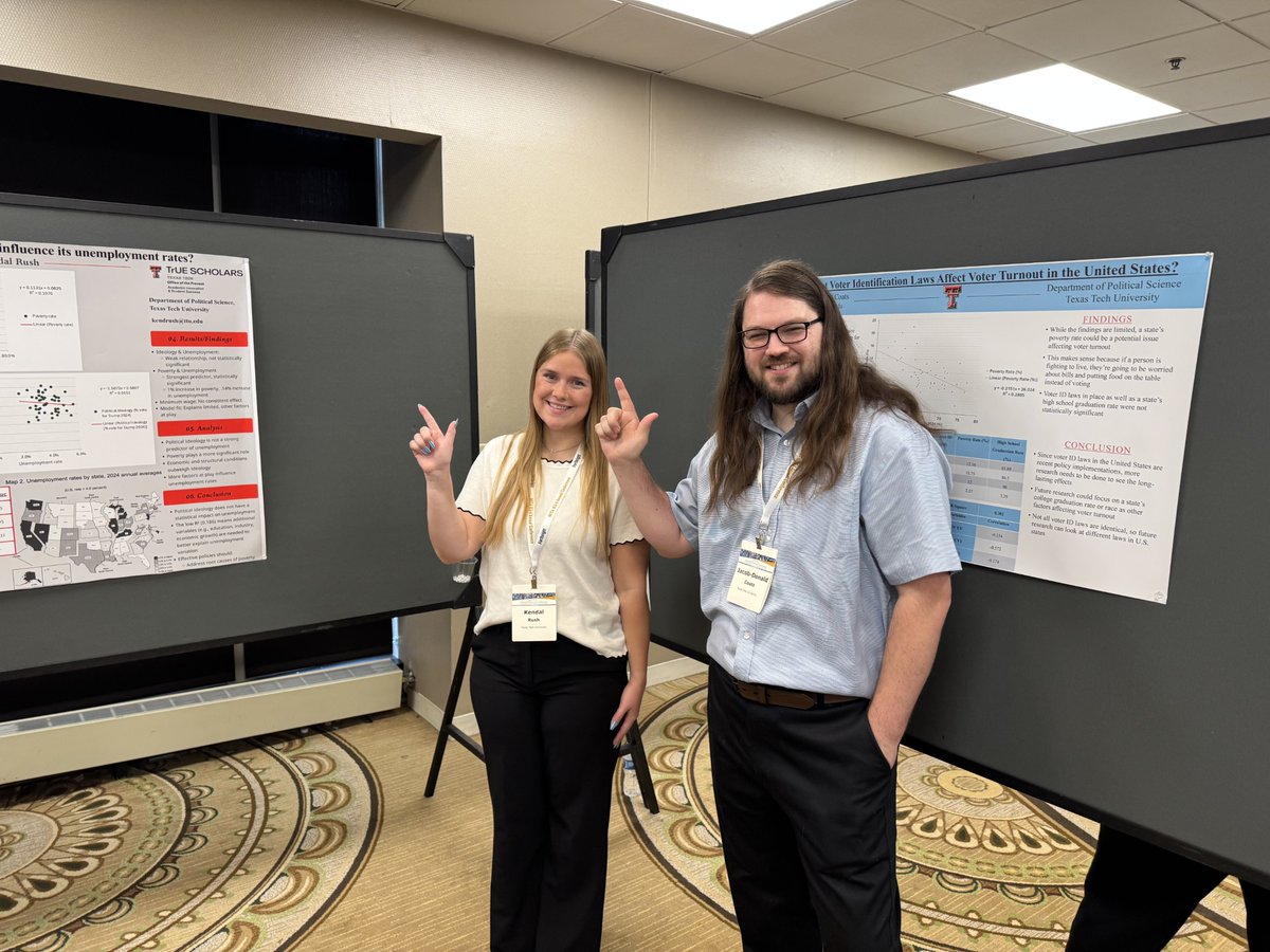 TTUPoliSci's tweet photo. Red Raiders in Chicago! Four Political Science majors presented their original research at the Midwest Political Science Association conference. And of course, ate some deep-dish pizza! Great work Kendal, Jacob, Nathan, and Alisia! https://t.co/N5WxiQJy5J