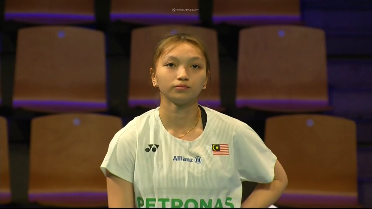 craigansibin's tweet photo. BWF Thomas & Uber Cup Finals 2026
🗓️ 27 Apr
🔔 Group Stage - Match 3

Uber Cup - Group B
Malaysia 🇲🇾 1-3 🇯🇵 Japan

Women's Doubles 2
🇲🇾 Low Zi Yu / Noraqilah Maisarah 🆚 
🇯🇵 Rin Iwanaga / Kie Nakanishi

21-17
12-21
21-19

The youngsters stepped up and punched above their weight, defeating the WR7 pair to claim Malaysia’s first point of the tie!

#BadmintonMalaysia #ThomasUberCupFinals #TUC2026 #Horsens2026