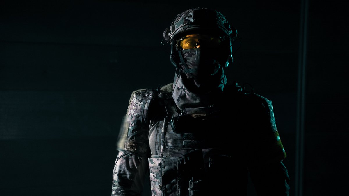 arsarma's tweet image. There's just something aesthetic about dark shots.

Look close enough and you'll spot the A-20 Titan harness plate carrier with Laser Cut technology and the A-23 Aylet shoulder protection module.

#tacticalgear #multicam #military
