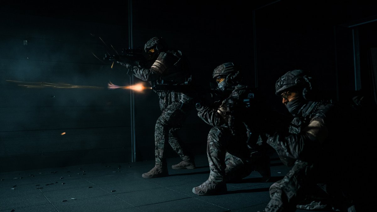 arsarma's tweet image. There's just something aesthetic about dark shots.

Look close enough and you'll spot the A-20 Titan harness plate carrier with Laser Cut technology and the A-23 Aylet shoulder protection module.

#tacticalgear #multicam #military