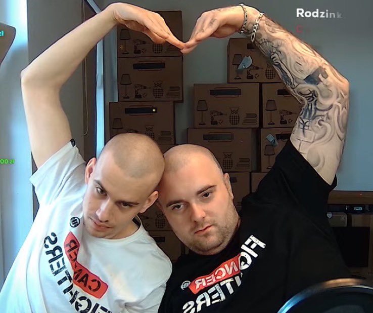 GosiaNieciecka's tweet photo. @maggiepython @mach_zbigniew Na streamie #Łatwogang odciął się od krytyki #WOŚP
Powiedział, że nic nie mają do Jurka #Owsiaka i wychowali się z Wielką Orkiestrą Świątecznej Pomocy.
O wynik Panowie walczyli do ostatniej minuty i mają prawo być z niego dumni ❤️💪 https://t.co/XkB4auc8iC