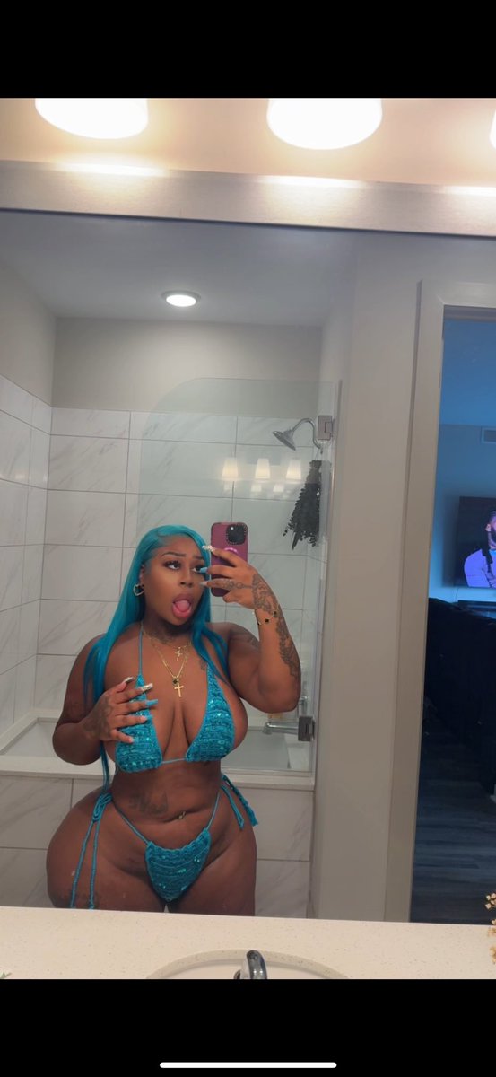 sexy roxie 💦🌹 tweet media