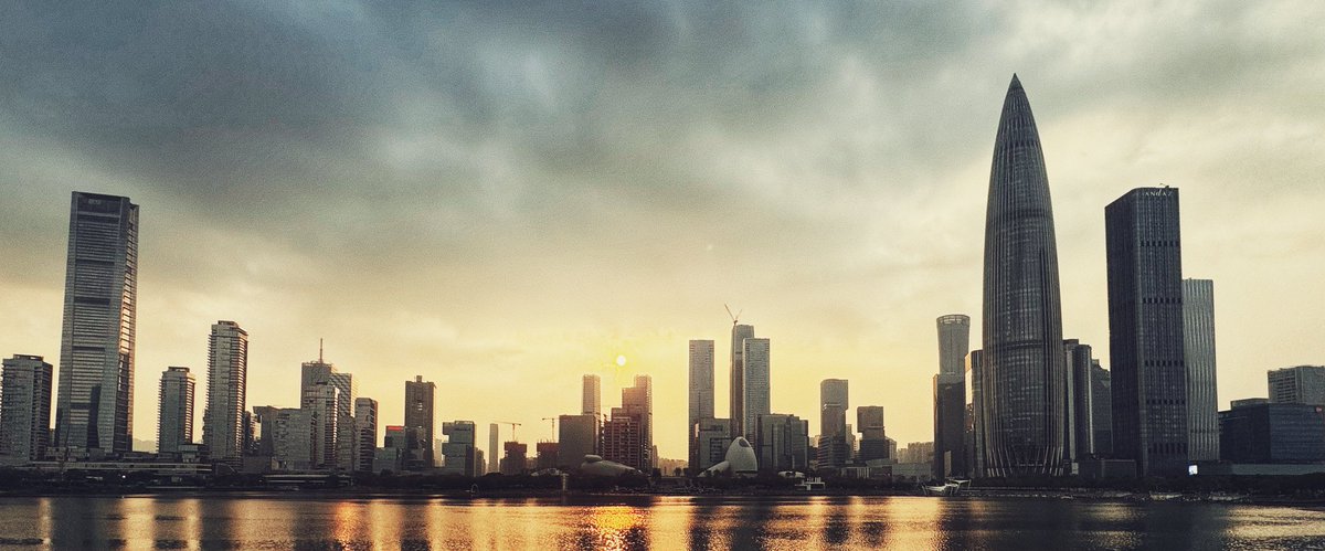 MiaoXiaojuan's tweet image. #travelogue The only fragrance in #Shenzhen? Mosquito repellent.

Spent a week on a business trip, made plenty of new friends, and came home with a dozen itchy red souvenirs.

If Shenzhen has a flaw, it's those tiny little vampires...