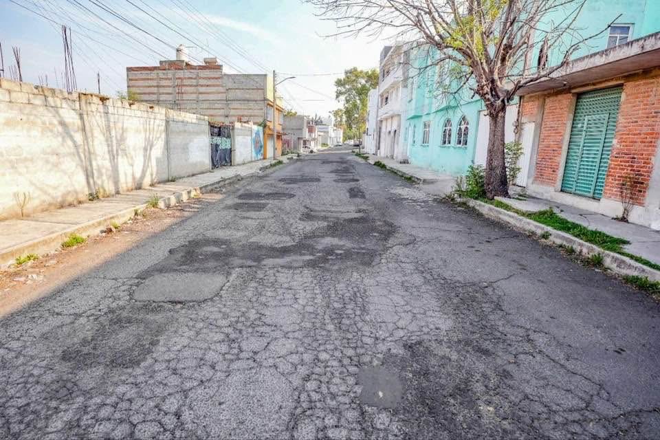 Zacatelcoradio's tweet photo. *HISTÓRICO RESCATE DE VIALIDADES EN LA LOMA XICOHTÉNCATL ENCABEZADO POR ALFONSO SÁNCHEZ GARCÍA*

Como resultado de la macrofaena impulsada por el Gobierno de Alfonso Sánchez García, en tan solo una semana se logró tapar un total de 120 baches en la colonia Loma Xicohténcatl https://t.co/VyY6nLiJV7
