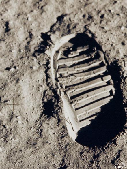 Curiosity tweet media