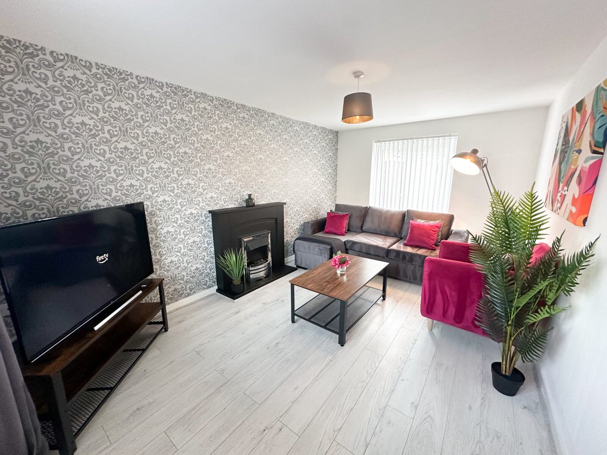 NorthEastSA's tweet image. Working away from home in #Teesside? Great 3-bed #AirBnB, close to the centre of #Middlesbrough. 250Mbps Wifi and 50 inch Smart TV. bit.ly/MH_BC #boro #Middlesbrough #North #NorthEast #AirBnB