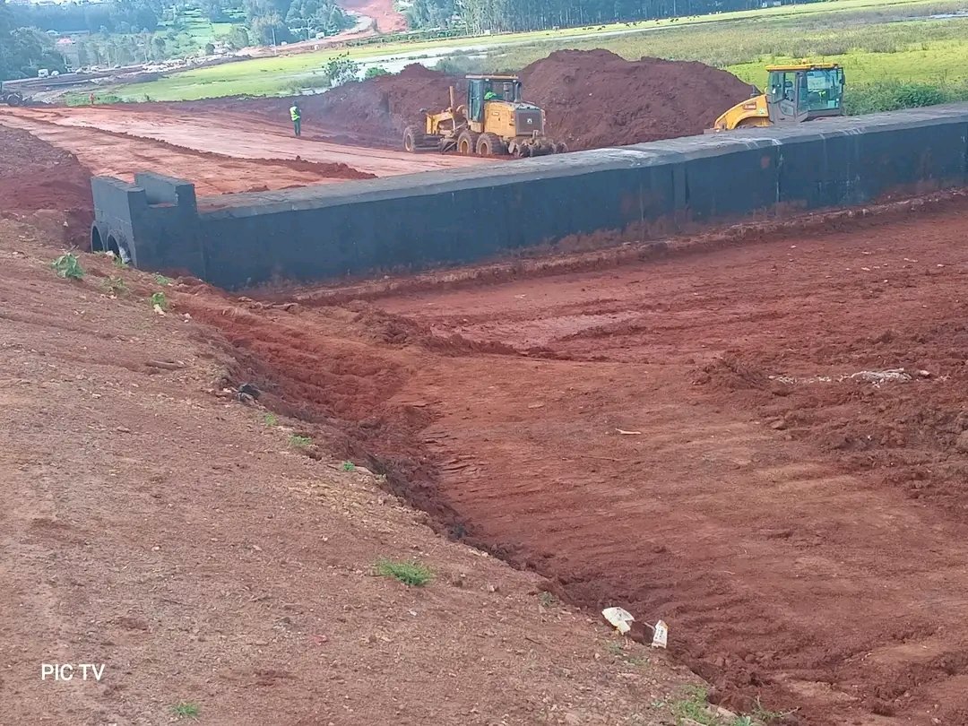 Naona pale Rironi mchinku anatufunika na hizi