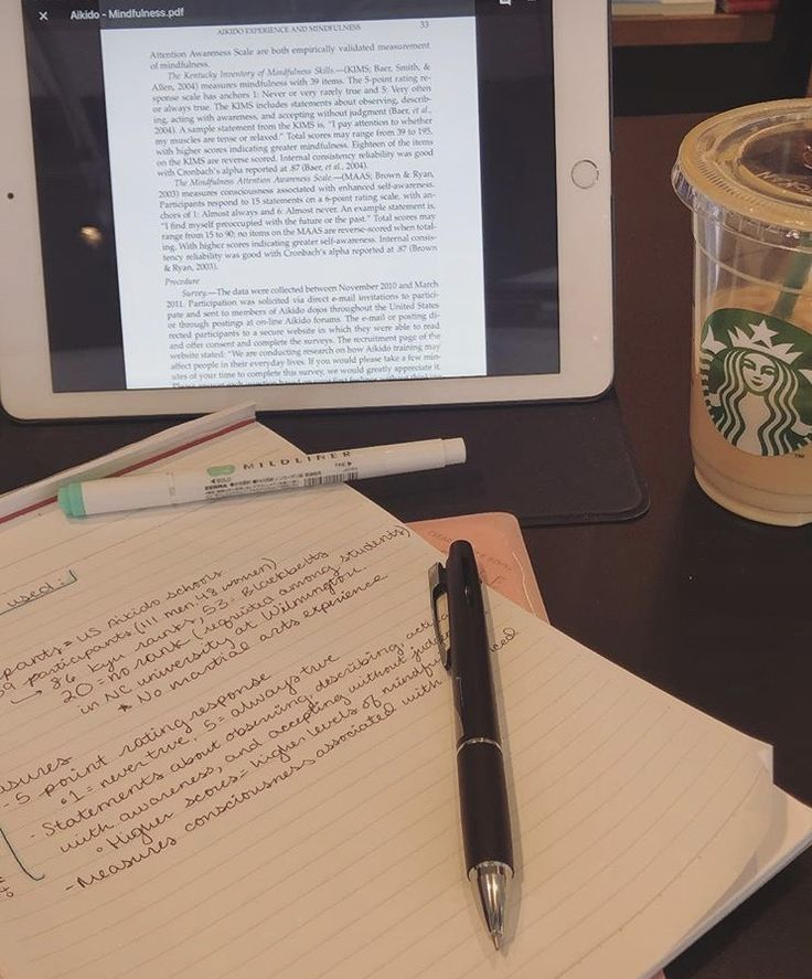 bozee ale sie stresxuje ta matura siedze sobie w starbucks z fancy kawka i sie ucze za tydzien matura a ja nic nie umiem jak ja zdam tx matme to bedzie cud😭😭😭😭
