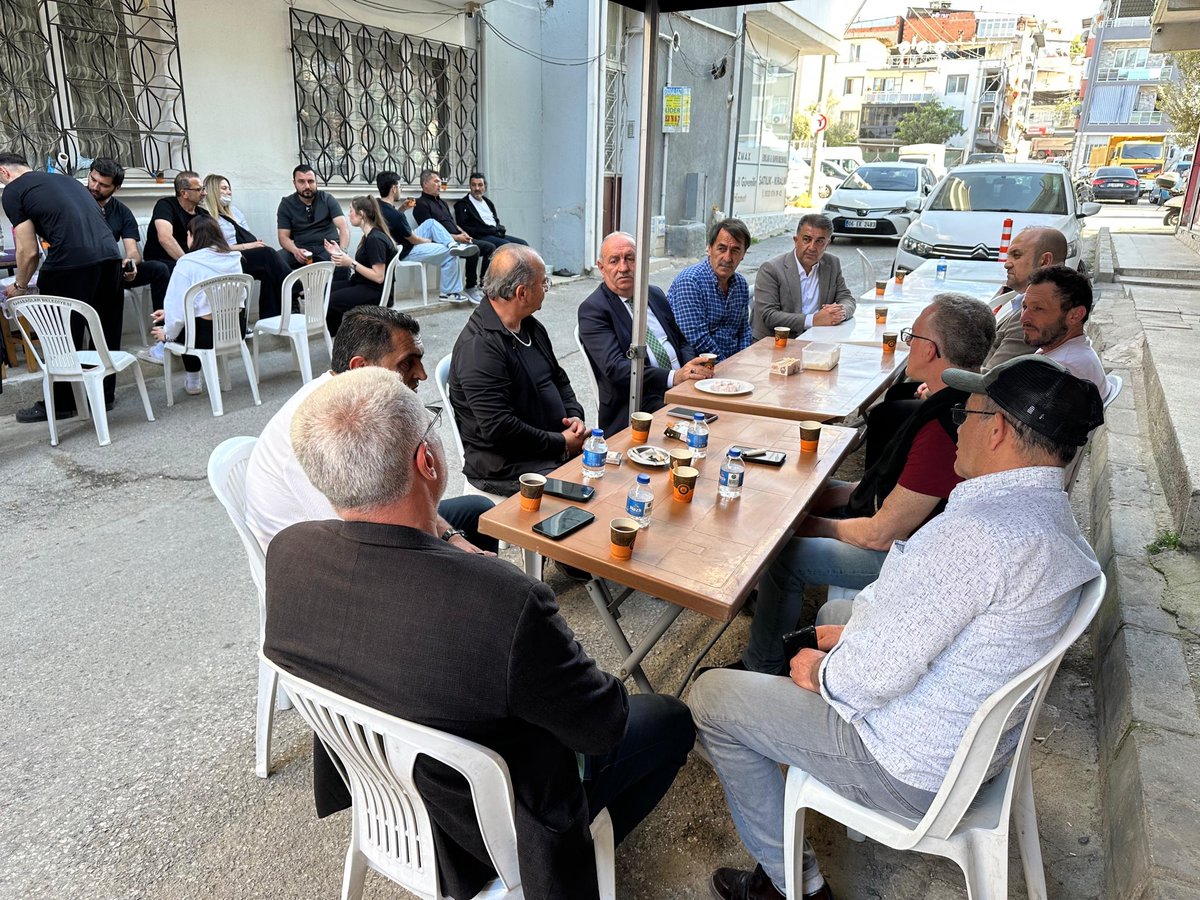 📍Taziye ziyareti 

Yunus Emre mahallemizde vefat eden merhum Mustafa Uysal amcamızın ailesine taziyede bulunduk. 

Rabbim mekanını cennet, makamını âli eylesin.

<a href="/akparti/">AK Parti</a> 
<a href="/abuyukgumus/">Ahmet Büyükgümüş</a> 
<a href="/akpartiizmir/">AK Parti İzmir</a> 
<a href="/bilal_saygili/">Bilal Saygili</a>