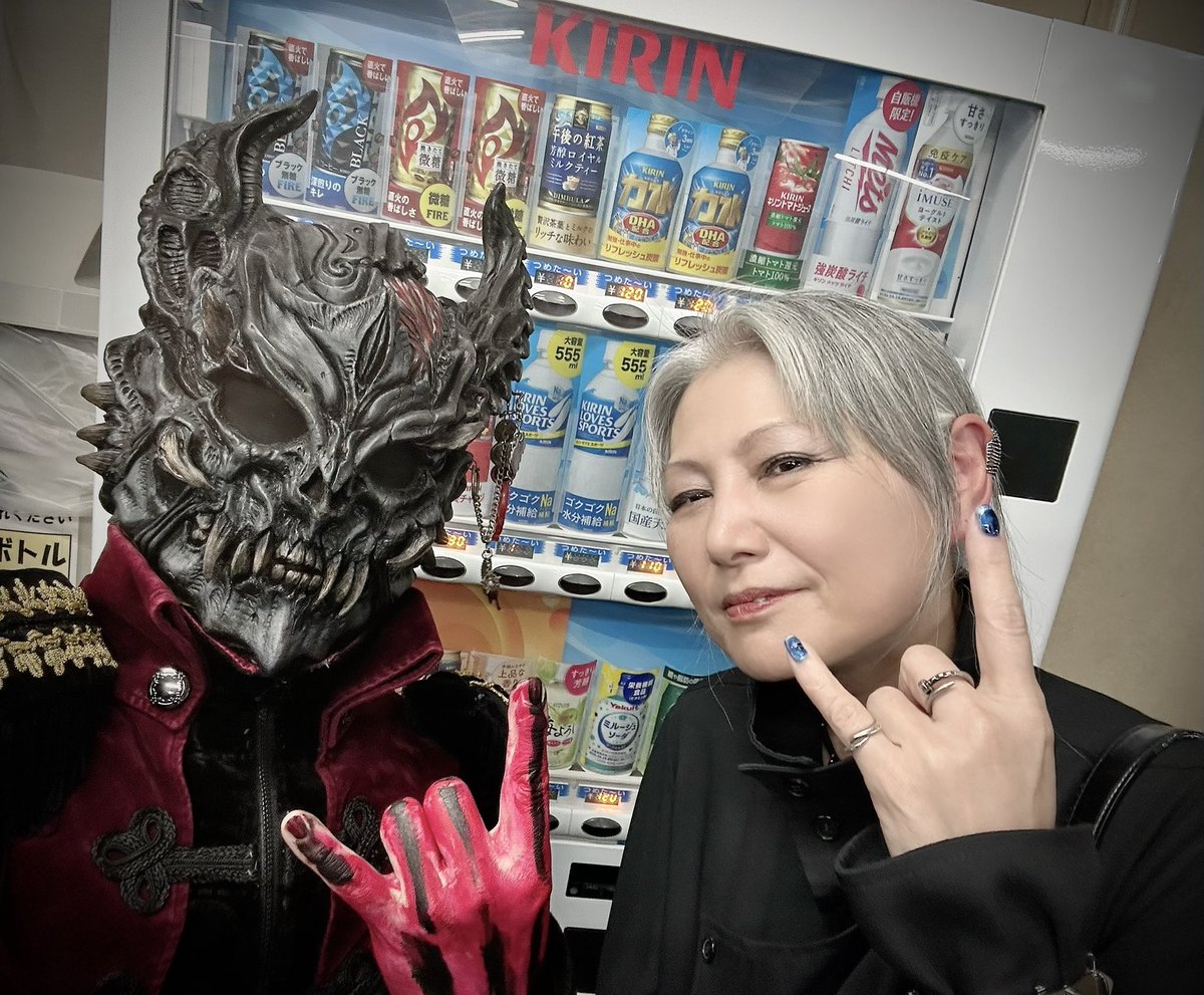 wester_5strings's tweet photo. 遊ビニ来テクレタ、
VELVET ECLIPSEノ
kiyo女帝トパチリ📸

イツモ通リノ麗シサダッタゾ✨

フハハハハハ👍

#Amiliyah
#VELVETECLIPSE https://t.co/PbnC8J6Yjg