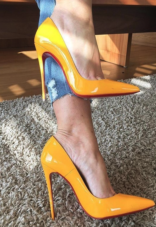 Louboutin Muse tweet media