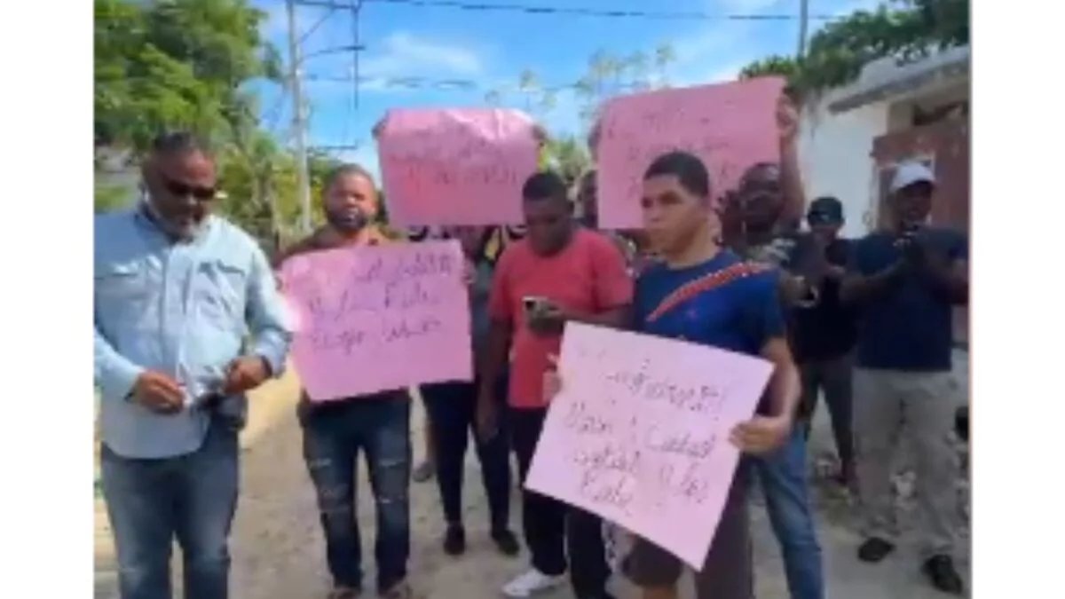 SIN24Horas's tweet image. Residentes de Manoguayabo exigen saneamiento urgente de la cañada Arroyo Lebrón #NoticiasSIN 

Detalles en: noticiassin.com/pais/nacional/…