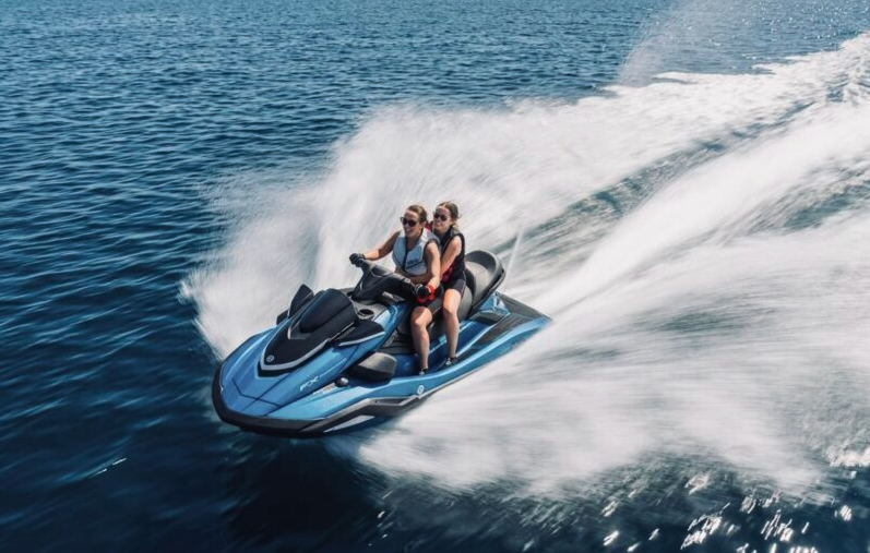 thewakeedit's tweet photo. Big swells. Stronger currents. Unpredictable chop. Your bay-friendly rec ski isn't going to cut it offshore. The Wake Edit's 2026 top picks for ocean riding. https://t.co/zonjX1dtVF https://t.co/aGg1nnhZTV