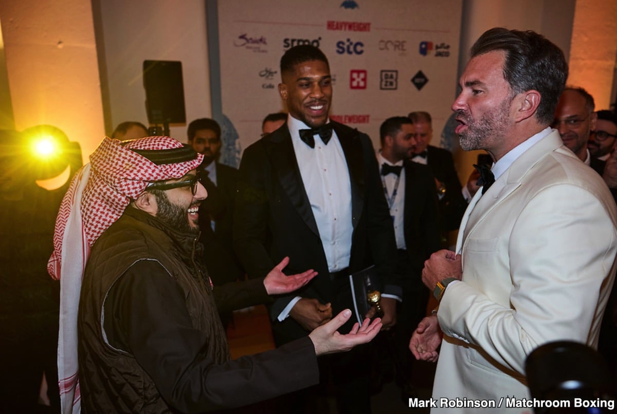 boxingnews24's tweet image. Turki Gloats After Fury-Joshua Deal With Hearn Photo dlvr.it/TSFbvS #Boxing #BoxingNews