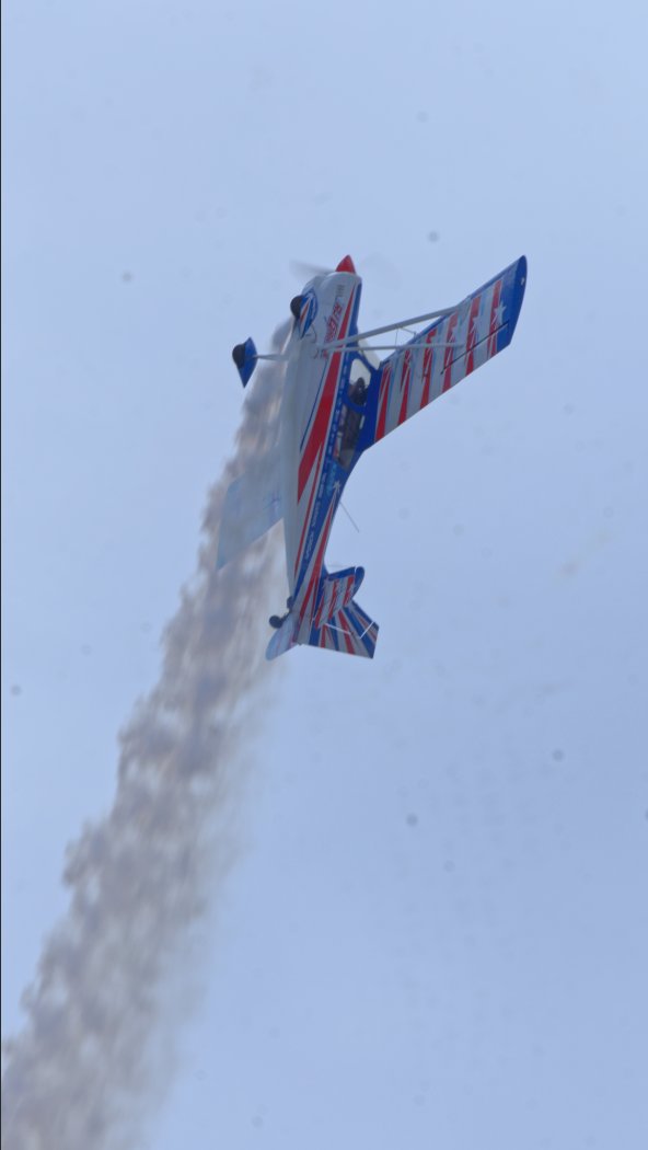 Prismfloof's tweet image. The second set from the Vidalia Airshow, featuring R.J. Gritter! This slower-flying plane was a lot easier to photograph, so I hope you enjoy these!

#photography #aerialphotography #aviationphotography #plane #airshow