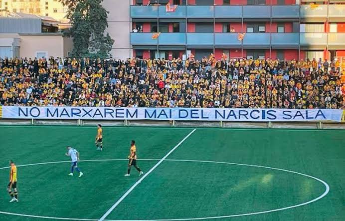 ENS QUEDEM A CASA!

Ho hem aconseguit en una setmana. Junts som imparables! Que ningú no ens desperti d'aquest somni 😍

La més popular de Barcelona! Moltes gràcies de tota la plantilla, @salvemnarcisala i <a href="/uesantandreu/">Unió Esportiva Sant Andreu</a>! 💛❤️

DIUMENGE TOTHOM AL NARCÍS I A ORFILA!
