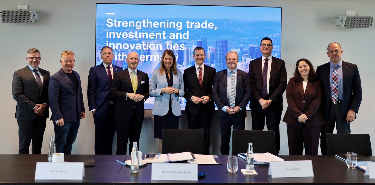 Danielle Smith tweet media