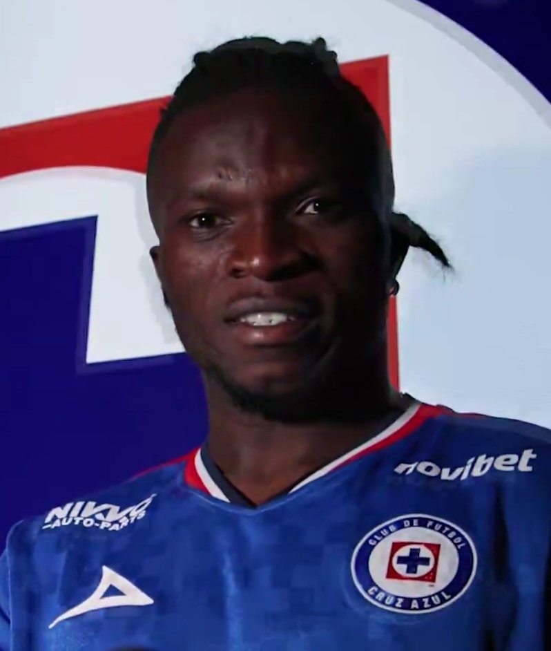 CafeAzulFC's tweet photo. #ApunteAzul
Lunes
Si Cruz Azul juega la liguilla como ayer en el 1T, con mucho pase lateral y sin profundidad, todo será en vano.
Pero si la enfrenta como en el 2T, con más rapidez y verticalidad, se puede aspirar a cosas importantes.
Ebere y Luka rompieron esa monotonía https://t.co/XCKGcqa1ji