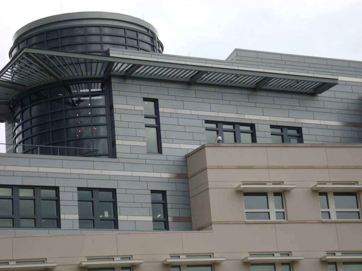 AmerRoofing1904's tweet photo. International Project Highlight! 🌟 Our team had the opportunity to work on an international project in Berlin featuring a RHEINZINK vented wall system and a zinc double lock standing seam roof. https://t.co/CS9Nl16kbU  

#ProjectHighlight #InternationalRoofing #AmericanRoofing https://t.co/ckrmD68YPo