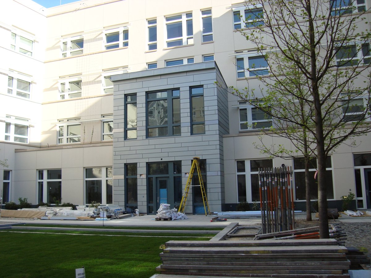 AmerRoofing1904's tweet photo. International Project Highlight! 🌟 Our team had the opportunity to work on an international project in Berlin featuring a RHEINZINK vented wall system and a zinc double lock standing seam roof. https://t.co/CS9Nl16kbU  

#ProjectHighlight #InternationalRoofing #AmericanRoofing https://t.co/ckrmD68YPo