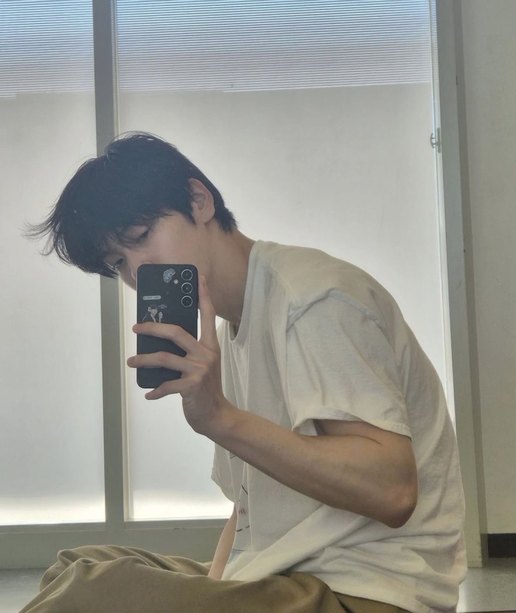 hourly soobin tweet media