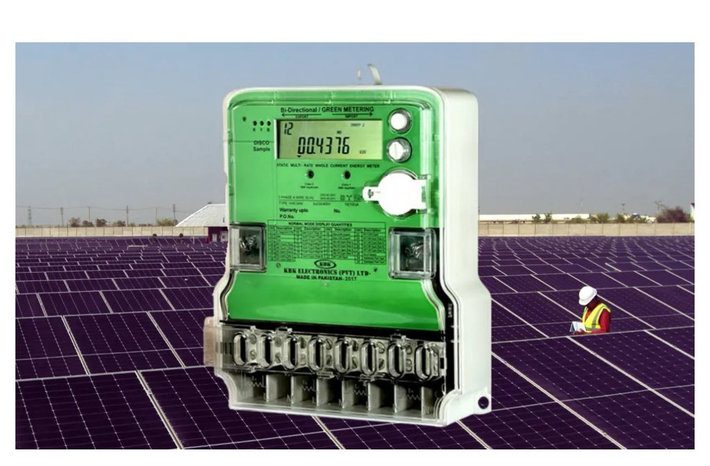 JN_ARAIN's tweet image. ذھنی غربت اور نام کی دولت اور بننا اشرافیہ/ #EliteClass اور کام بلکل ہی مراسیوں والے 
کنجرو اگر تم نے سولر لگا ہی لیا ہے ادھار پکڑ کے تو اسکے مزے لو یہ کیا تم نے گھروں میں نیٹ میٹرنگ کے چکلے کھول لیئے ہیں۔ 
سالا ہمیں تو ایلیٹ کلاس بھی بھوکی ملی 
#Pakistan #Solar #NetMetering