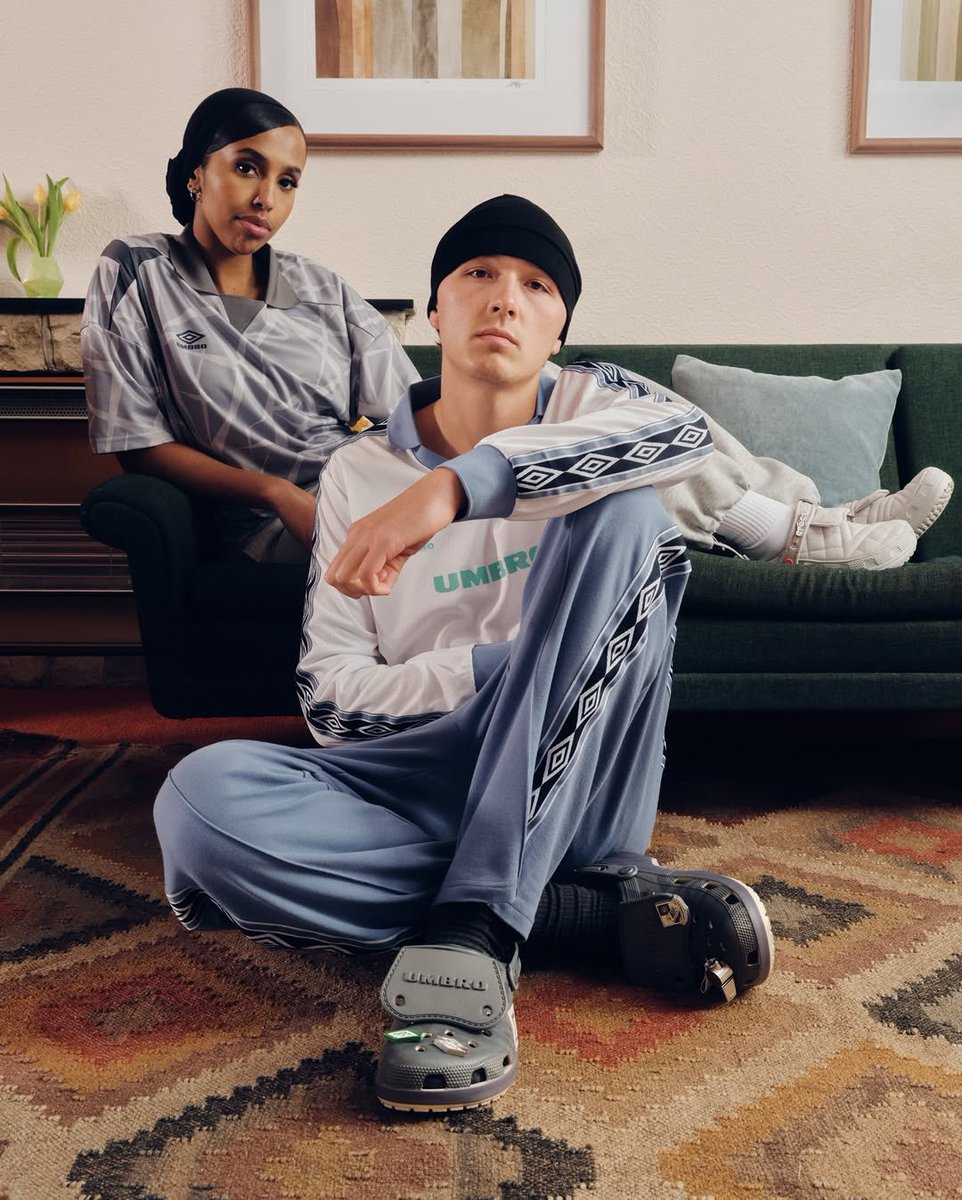 NoteSphere's tweet photo. Yooo Crocs is dropping a collab with Umbro. https://t.co/JEuLgd60Cj