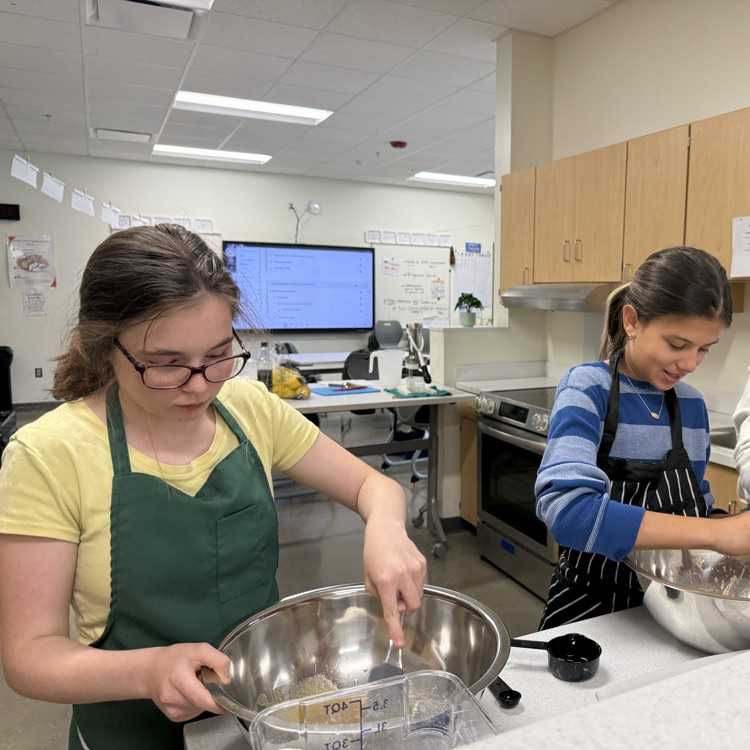 FredSchools's tweet photo. Last week during Earth Day the WGMS Jr. Chefs made Earth Day cookies and freshly squeezed lemonade. This was the final meeting of the year. Thanks to all who helped make this an amazing experience for our tigers. We 💚 you! https://t.co/BU2F4Tz53Y