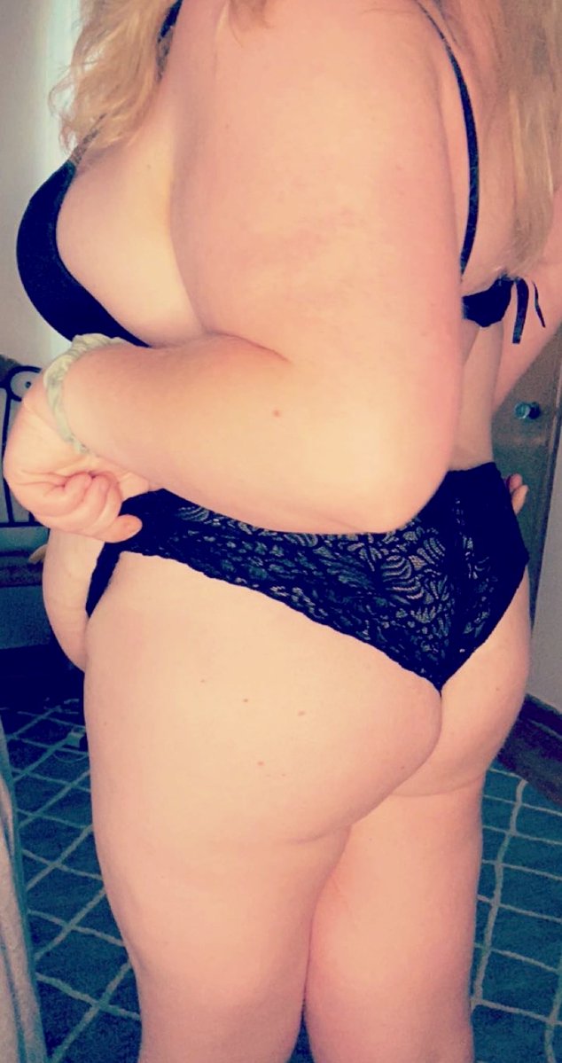 danniVStheworld's tweet image. 💋 #linkinbio