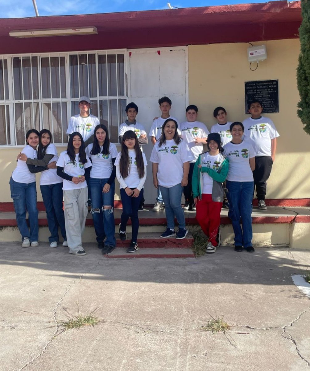 Pacifica_Silver's tweet photo. On Earth Day last week, the Pacifica Silver team had the joy of working side by side with the wonderful community and students of Santiago Papasquiaro, rolling up our sleeves to clean and care for our shared home.  

Because partnering with communities and doing good for the environment is at the very heart of what we do. 💚   

Proud of our team and grateful for every hand that helped!   #EarthDay #CommunityStrong #PacificaSilver $PSIL.CN $PAGFF