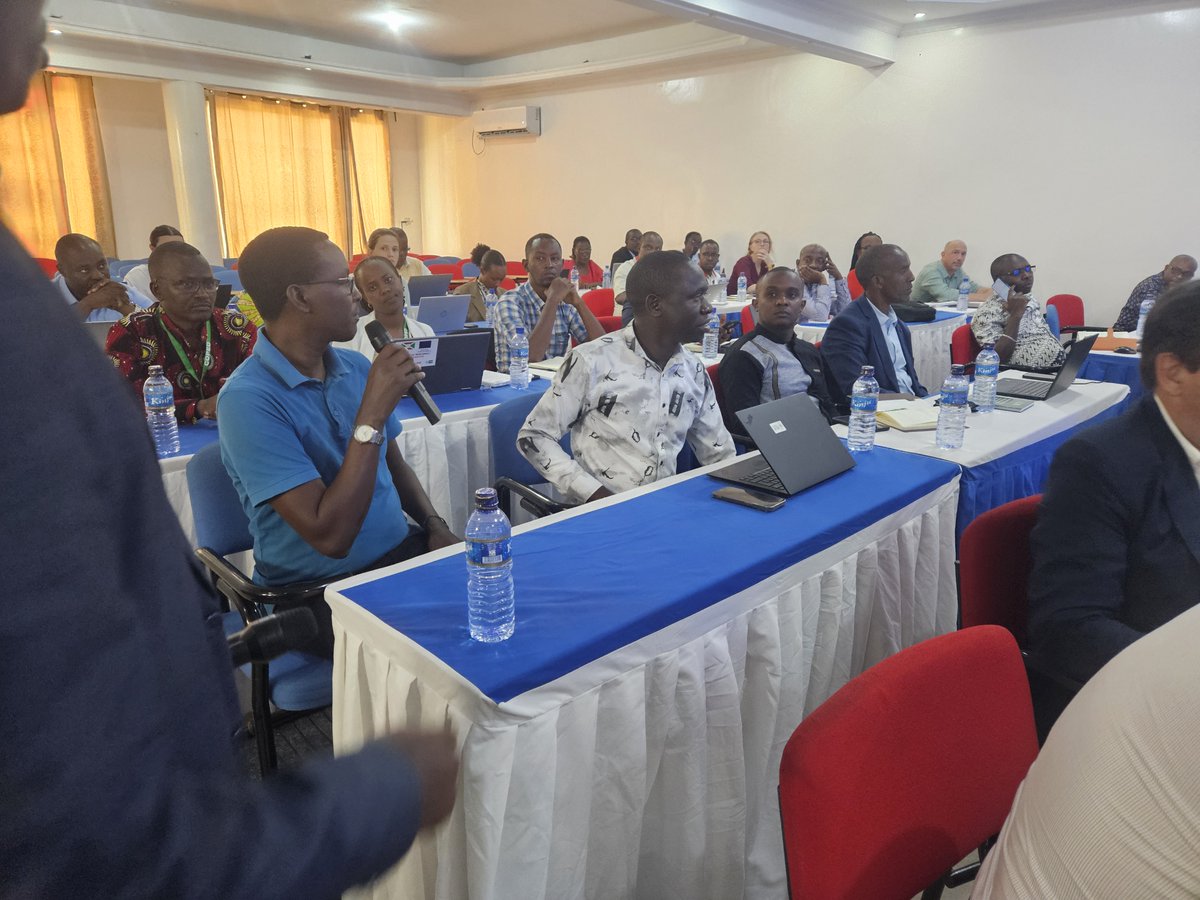 PNUDBurundi's tweet image. 13è réunion du groupe de travail sur la #RRC au #Burundi
Sous le lead de la plateforme nationale de prévention des risques &amp;amp; gestion des catastrophes, le #PNUD à travers le projet "Renforcement de la gouvernance des risques de catastrophes" financé par l'#UE, a appuyé l'activité