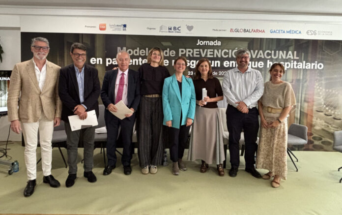 CalidadAsistenc's tweet photo. 🗣️ José Jonay Ojeda, presidente @AMCASISTENCIAL y miembro de nuestra junta directiva ha participado en la jornada 'Modelos de prevención vacunal en pacientes de riesgo', destacando la importancia de la estrategia, la coordinación y la gestión por procesos
@GacetaMedicaCom @GSK_ES https://t.co/Qu9s26RjAi