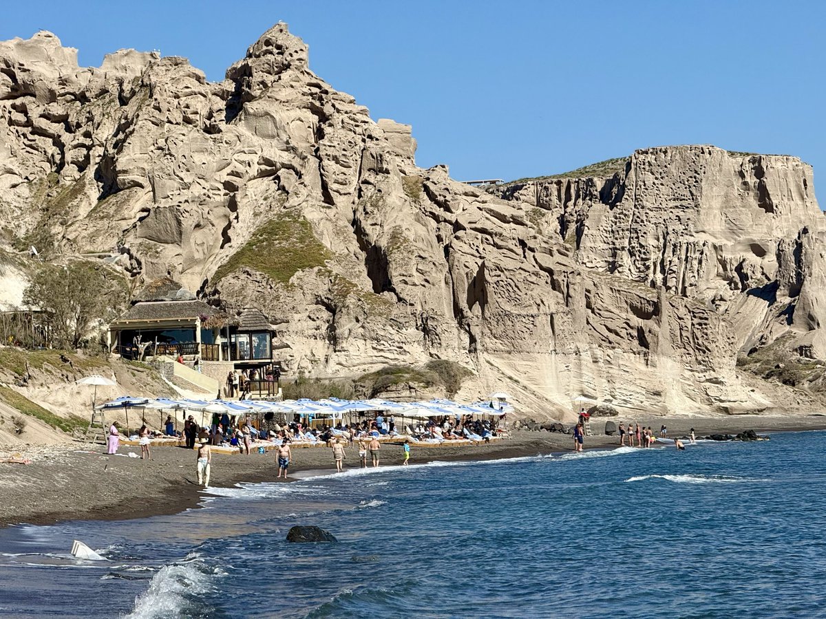 3BridgesNick's tweet photo. .@RoyalCaribbean Royal Beach Club Santorini opened today, and it was everything! 🇬🇷☀️🌊🍹 Beautiful black-sand Eros beach…authentic cuisine, delicious cocktails, friendly local staff…this is a win for the island and visitors alike! @theRCLblog https://t.co/nrDUhcmtUn
