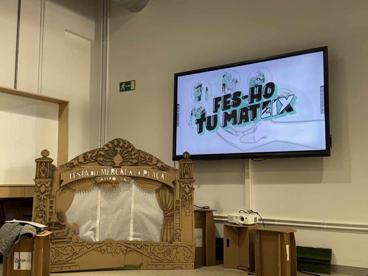 EscolaFlix's tweet photo. Avui cinquena sessió de la XATME Terres de l’Ebre al FAB Lab d’Amposta. 
Seguim perfilant els objectius de millora dels nostres centres referent a l’avaluació. 
Gràcies @_MariaFalco i als Serveis Educatius TTEE per l’acompanyament en aquestes sessions. 🫶🏼 https://t.co/h2vWaz346H