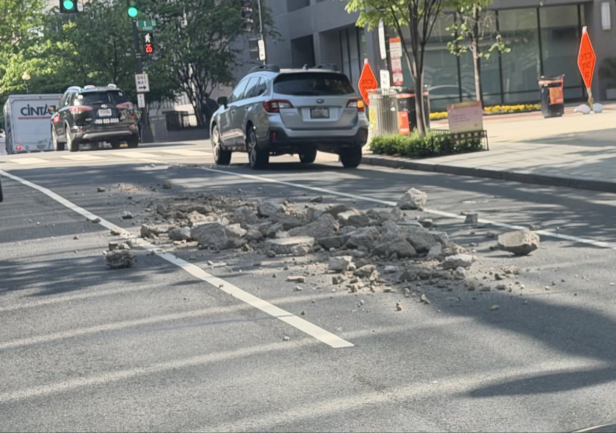 dcgmac's tweet photo. 19th St NW (at I  “Eye” St), gravel/rocks in the road: @DDOTDC @311DCgov https://t.co/9gLSIRkWEP