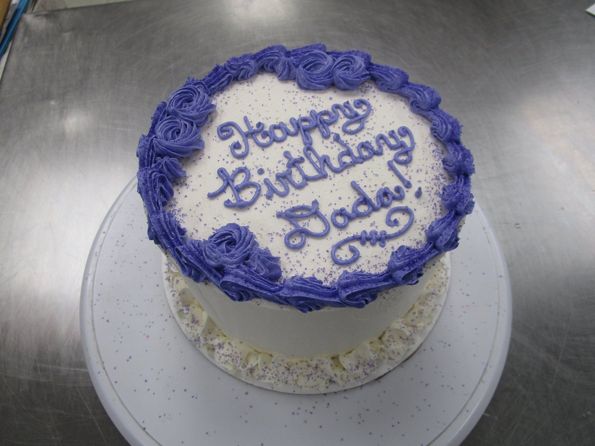 thecupcakedoc's tweet image. Monday flavors: NEW Raspberry Lemonade, Coconut, Almond Joy, Strawberry, Peanut Butter Chocolate, Strawberry Shortcake, Chocolate-Strawberry, Cookies&amp;amp;Cream, Butterfinger, Chocolate Mocha, Turtle Sundae, Boston Cream, Spiked Coffee, Chocolate, Peak, Red Velvet, &amp;amp;Vanilla #cupcakes!