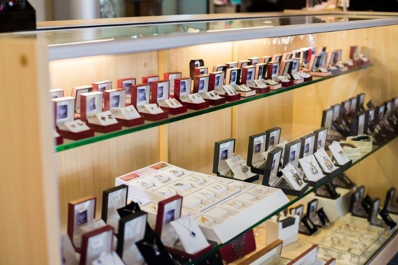 allaboutoldham's tweet image. Find outstanding customer service and high quality products without breaking the bank at David Lawrence Jewellers 

Their extensive range includes gifts, jewellery, watches, homeware, and more
Visit allaboutoldham.co.uk
#gifts #jewellery #watches #clocks #homeware #oldhamhour