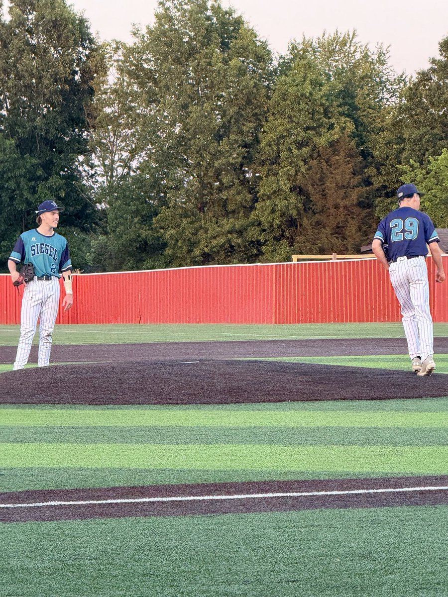 tylerelmor899's tweet image. 3 1/3 1 hit one 1 none earned 3 Walks 2 strikeouts Top 80. #moretocome #SiegelHigh #Baseball #Classof2029 @Reavisc @Coach_Wyant