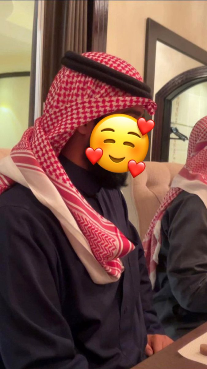 يقال إن أول ولد:

🍃يصير لأمه قلبًا يمشي على الأرض ..♥️
▫️سندها إذا تعبت .. وأمانها إذا خافت ..
▫️وصديقها في صمتها وضحكتها..
▫️هو ابنها .. وأبوها الصغير ..
▫️تخسر كثيرًا في الدنيا ..
▫️لكن وجوده يعوضها ويجبرها …

#انشهد