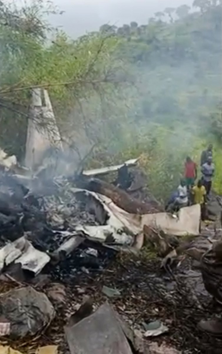 gulftoday's tweet image. Plane crashes on the outskirts of South Sudan's capital, killing all 13 passengers and the pilot #planecrash 
gulftoday.ae
