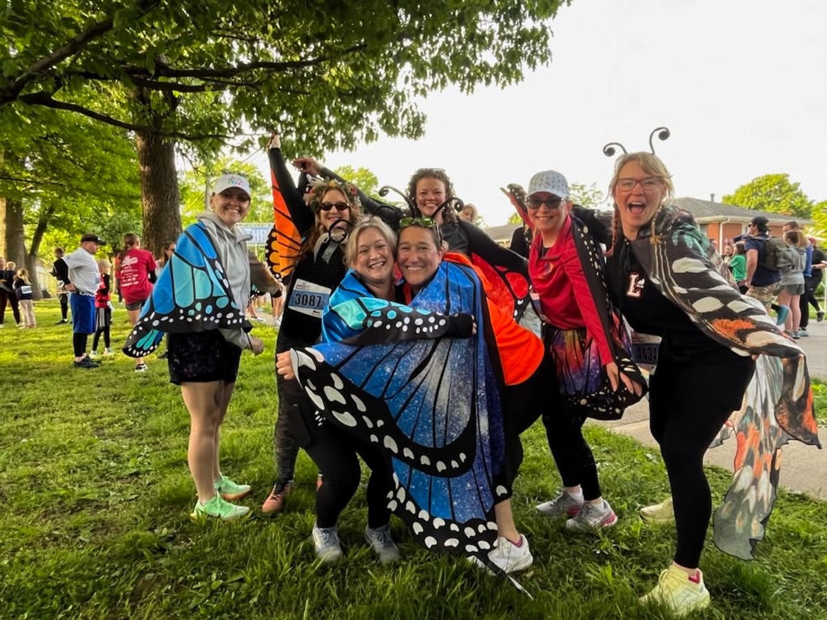 LouisvilleZoo's tweet image. Lace up for a wildly fun run 🏃‍♂️✨
Join us for the Throo the Zoo 5K on May 9, where participants run or walk through the Louisville Zoo on a one‑of‑a‑kind course. 

✅ Registration includes:
• A one‑of‑a‑kind race experience
• Commemorative T‑shirt
• Finisher medal
• Post‑race